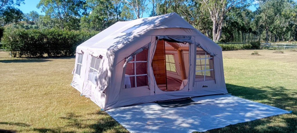 travelling mobile spa salon